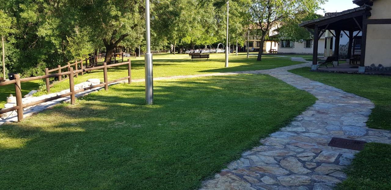 Esencia De Gredos Guest House Ramacastanas Eksteriør bilde